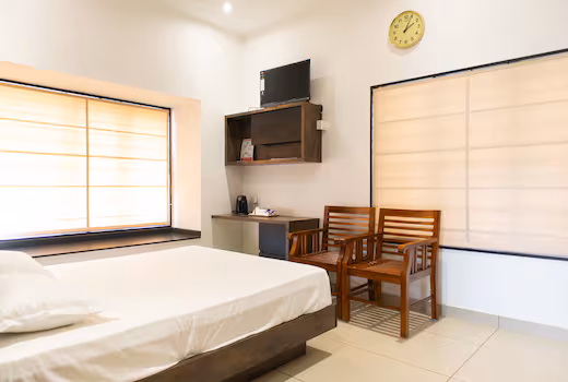 Rosy Villa Bedroom 1