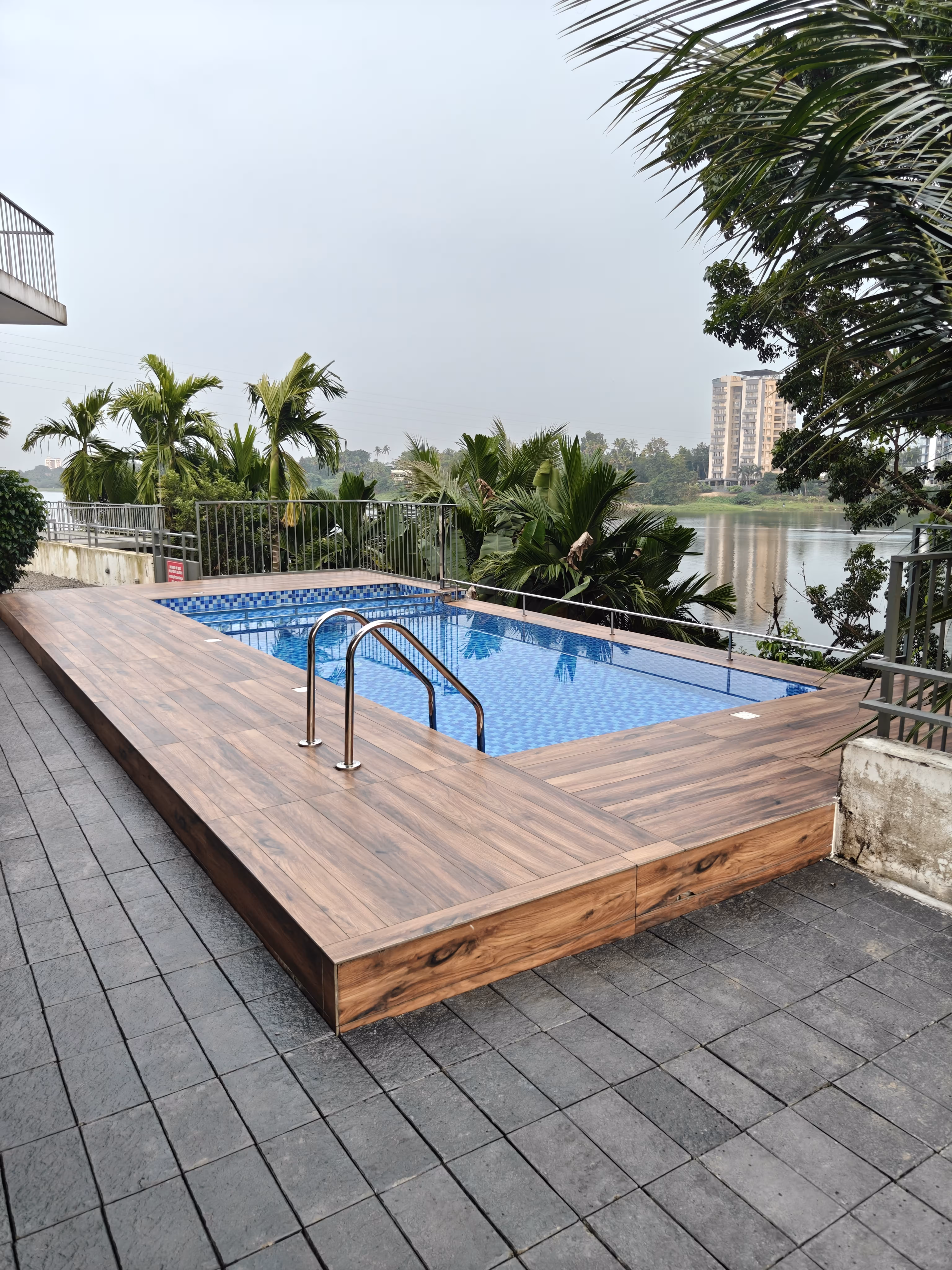 Rosy Villa Swimming Pool